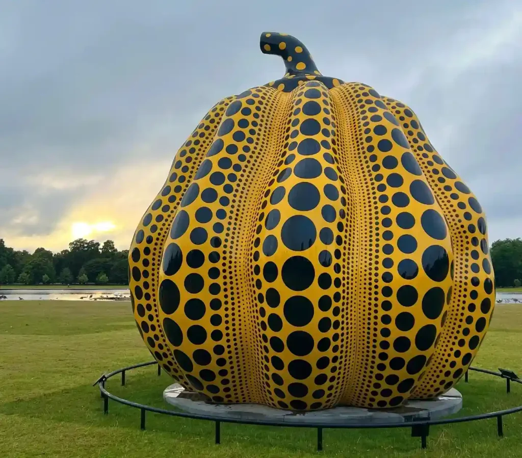 Janapese Yayoi Kusama's polka-dot pumpkin sculptures China Supplier factory WEMEDEC team