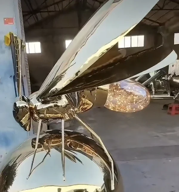 Stainless Steel Mirror Electroplated Surface Firefly Sculpture with Glowing Butt China manufacturer factory supplier WEMEDEC (3) Stainless Steel Mirror Electroplated Surface Firefly Sculpture with Glowing Butt China manufacturer factory supplier WEMEDEC (3)