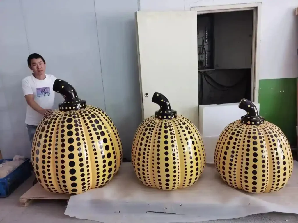 Yayoi Kusama's polka-dot pumpkin sculptures China Supplier factory WEMEDEC team