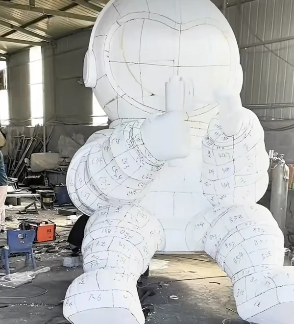 Customize large astronaut sculpture by China factory WEMEDEC Customize large astronaut sculpture by China factory WEMEDEC