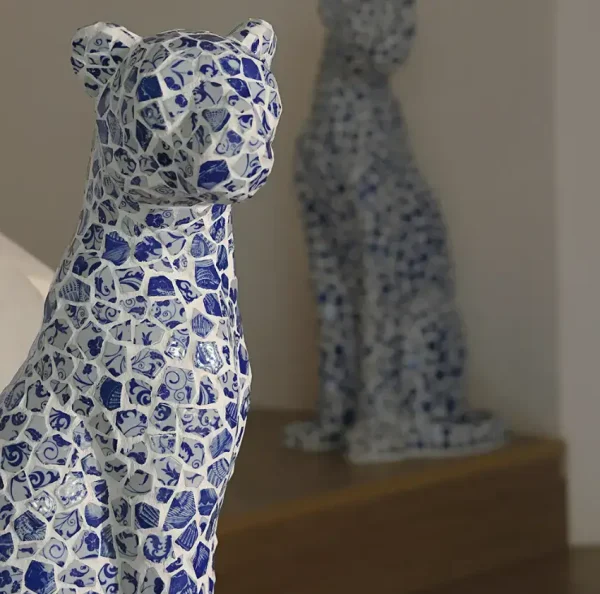 Mosaic Blue and White Porcelain Hand-Crafted Leopard Ornament Made by Chinese manufacturer As Replacement of Charmy Decor WEMEDEC Sculpture for villa Mosaic Blue and White Porcelain Hand-Crafted Leopard Ornament Made by Chinese manufacturer As Replacement of Charmy Decor WEMEDEC Sculpture for villa